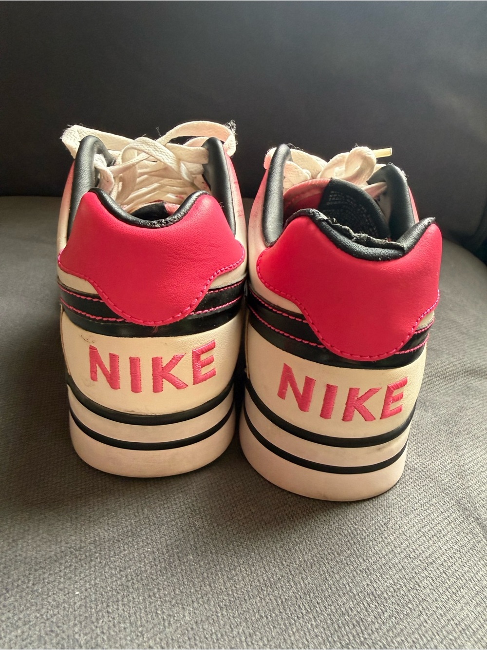 Nike women’s Low-Top Sneakers - White & Pink - Picture 4 of 7